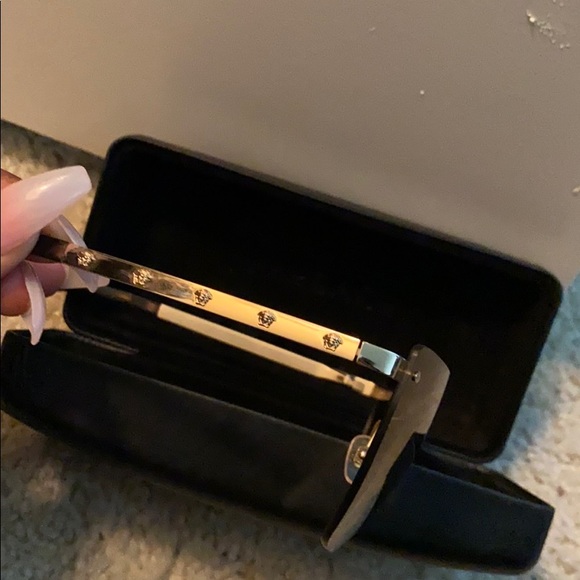 Versace shades with box - Picture 3 of 4